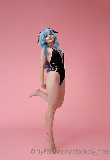 alcoholy free schauspielerin akt bild