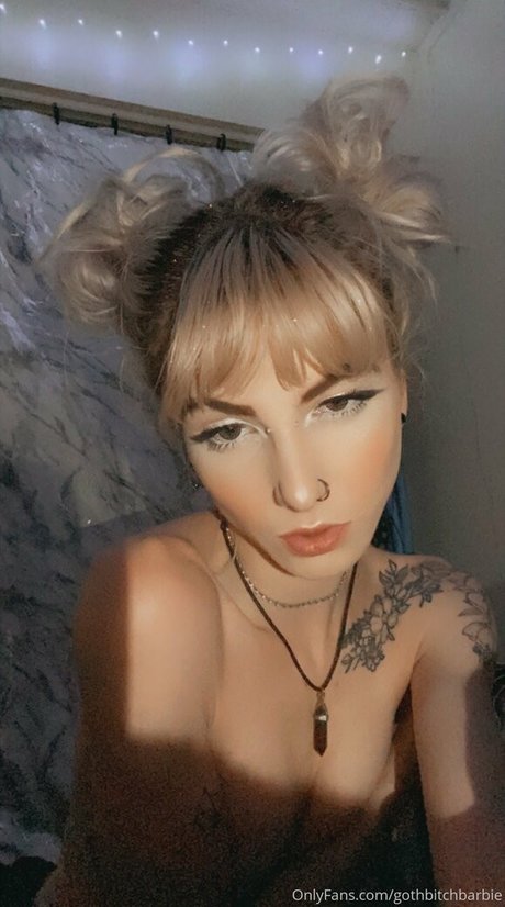 gothbitchbarbie pornostar top bilder